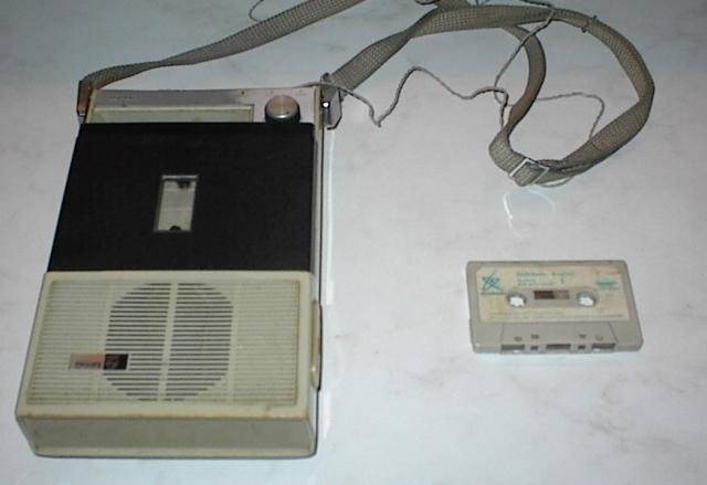 De Gidofoon cassette speler, met Evoluon Gidofoon rondleiding bandje